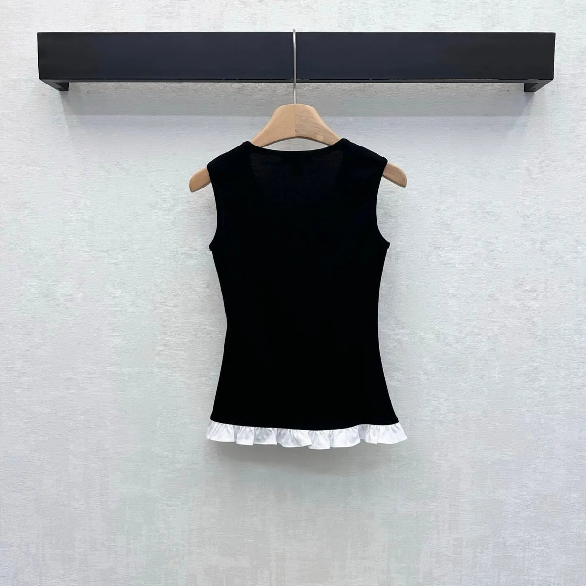 Ruffle Hem Sleeveless Tank Top