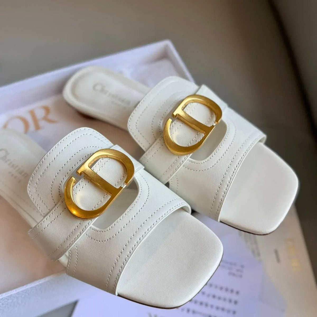 Minimalist Premium Metal-Buckle Sandals