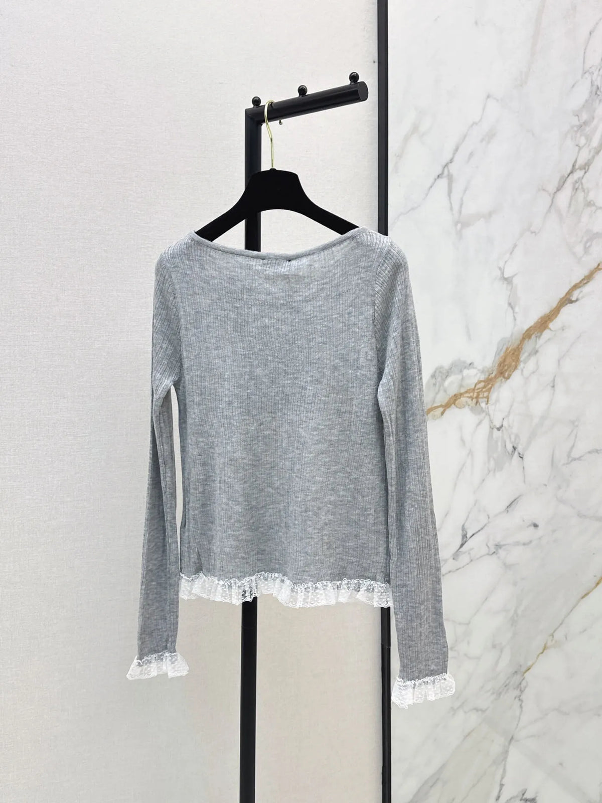 Round Neck Lace Hem Knit Top
