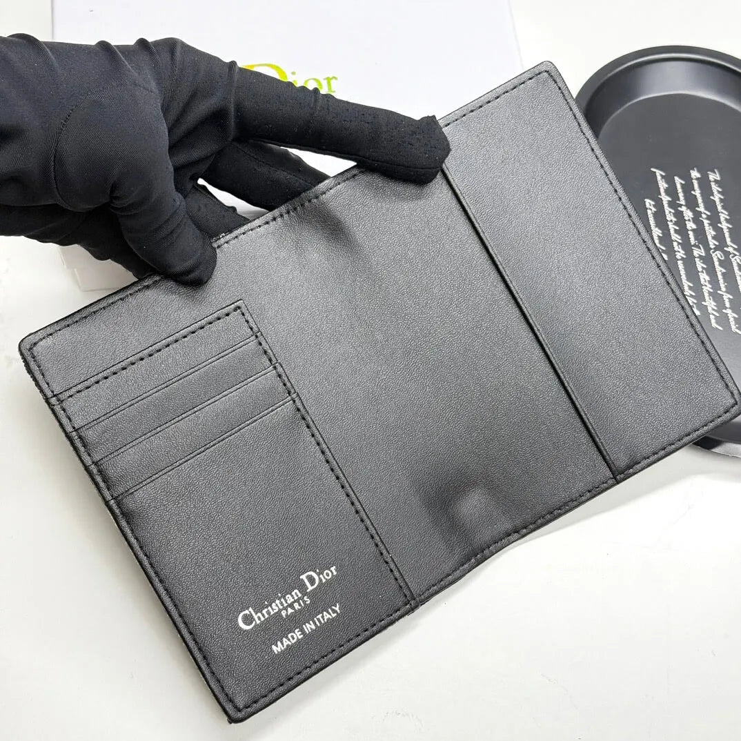 Classic Pattern Leather-Trimmed Short Wallet