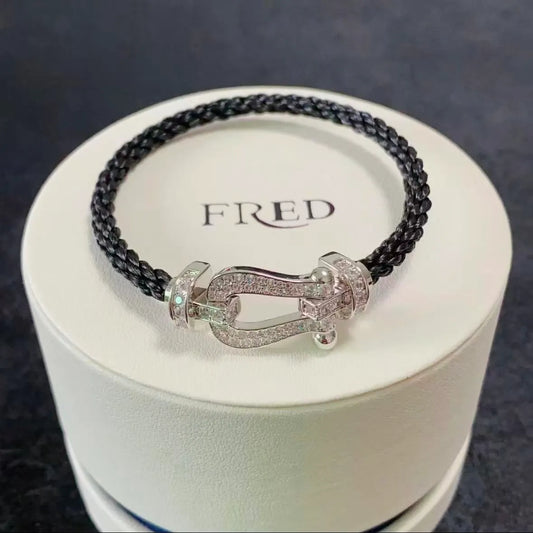 Classic Horseshoe Bracelett