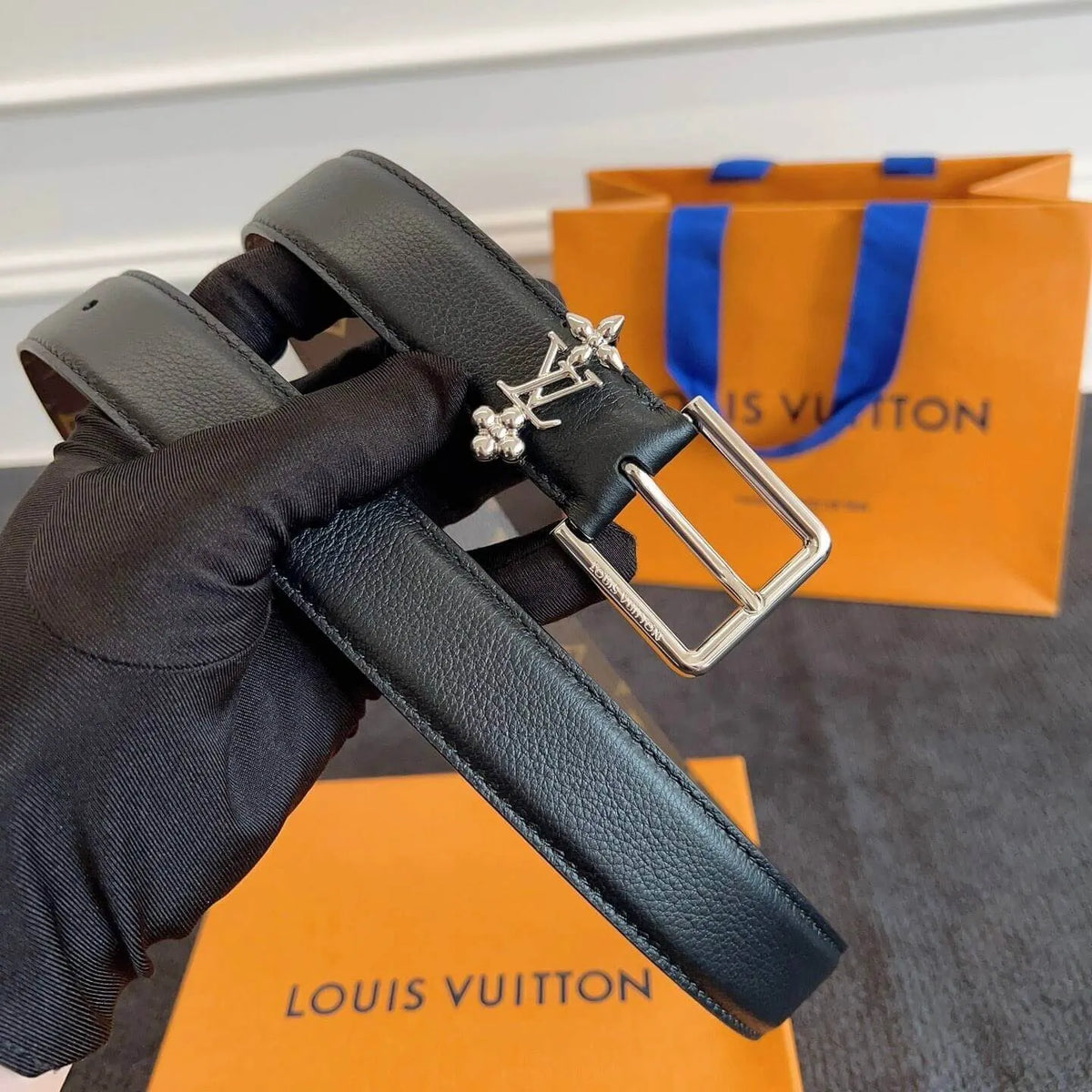 Classic Floral-Designed Buckle Belt