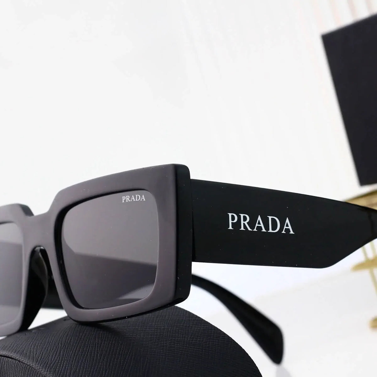 Side Letter Full Frame Sunglasses