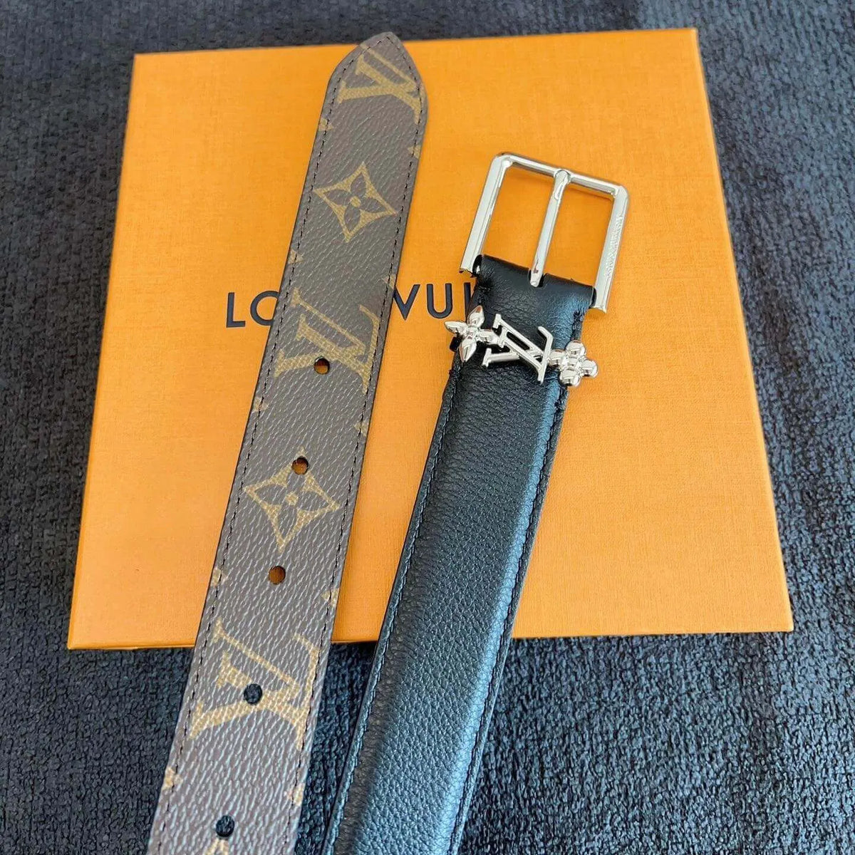Classic Floral-Designed Buckle Belt