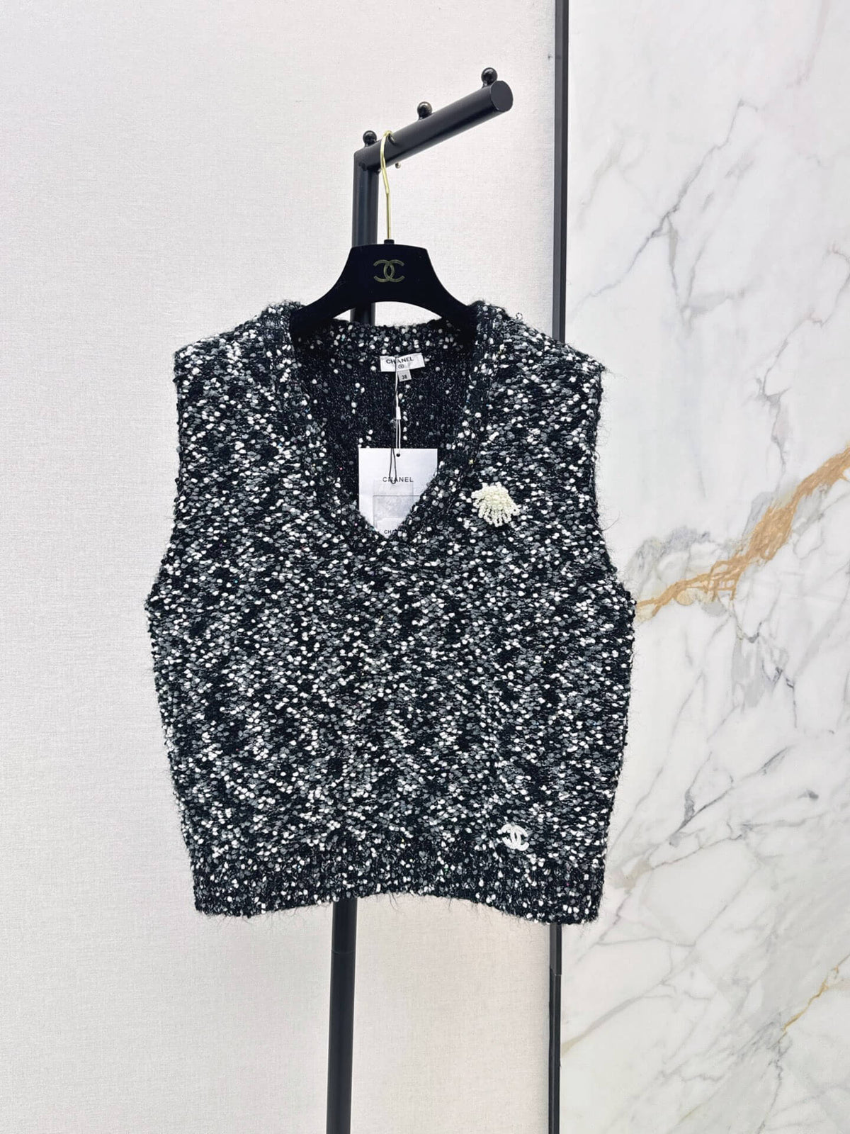 Fleck V-Neck Knit Vest