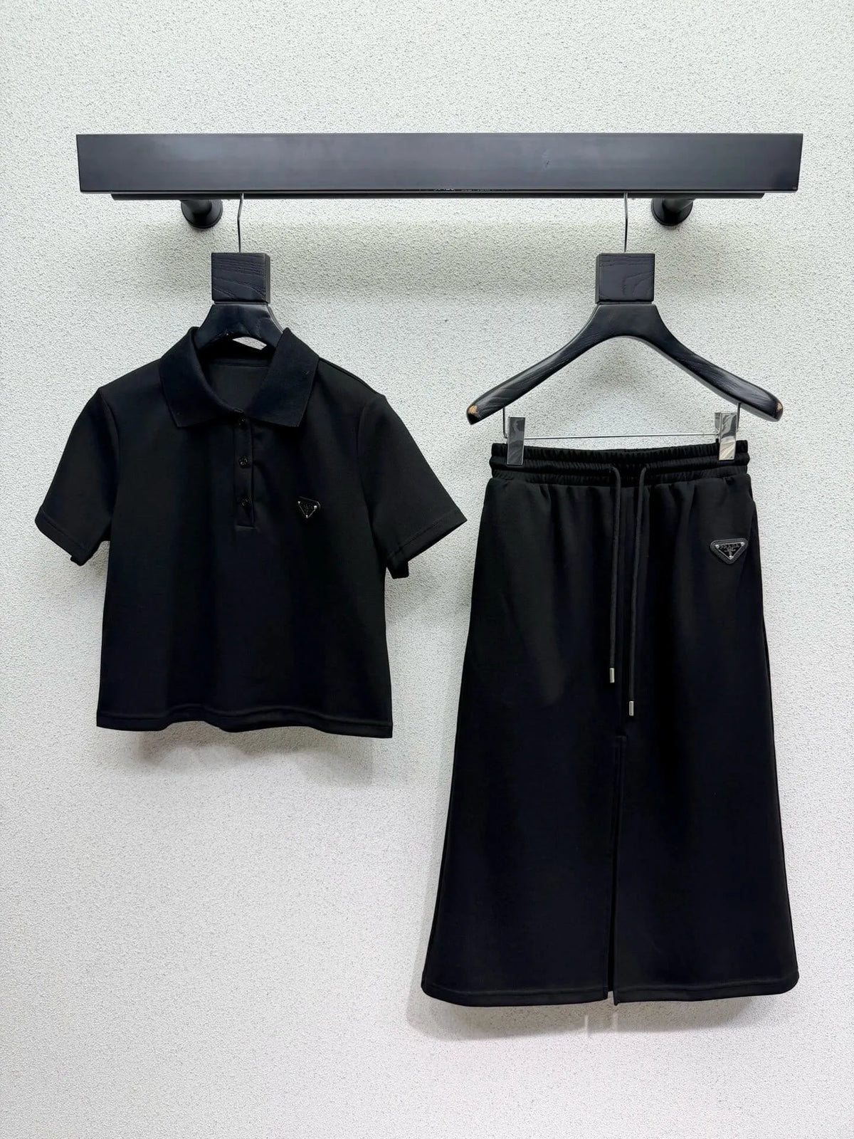 Triangle Logo Polo Slit Skirt Set