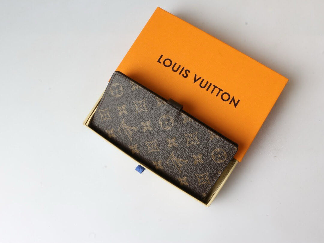 Trendy Buckled Long Wallet