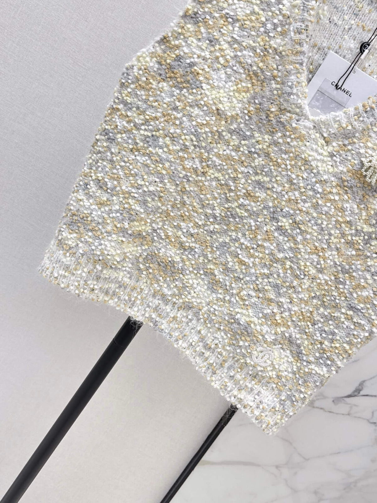 Fleck V-Neck Knit Vest