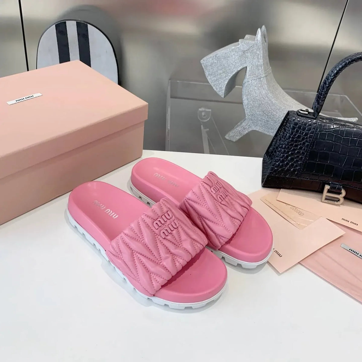 Fashionable Crinkled Lambskin Sandals